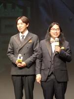 　イベントに登壇したロッチの（左から）コカドケンタロウ、中岡創一