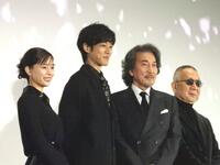 　（左から）芳根京子、松坂桃李、役所広司、小泉堯史監督