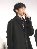 　トークする松坂桃李