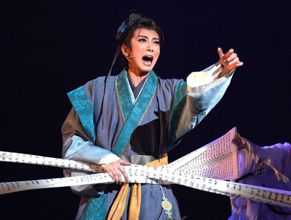 　星組『にぎたつの海に月出づ』の極美慎＝宝塚バウホール（撮影・高部洋祐）