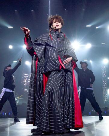 　パフォーマンスをする宮野真守（提供・山内洋枝）