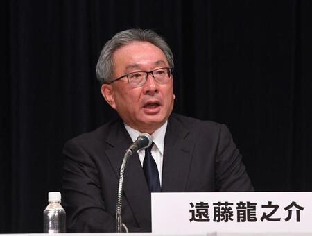 　会見をする遠藤龍之介フジテレビ副会長（撮影・佐々木彰尚）