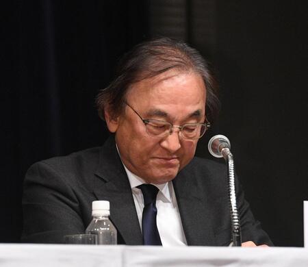 　疲れた表情の金光修フジ・メディアＨＤ社長（撮影・佐々木彰尚）