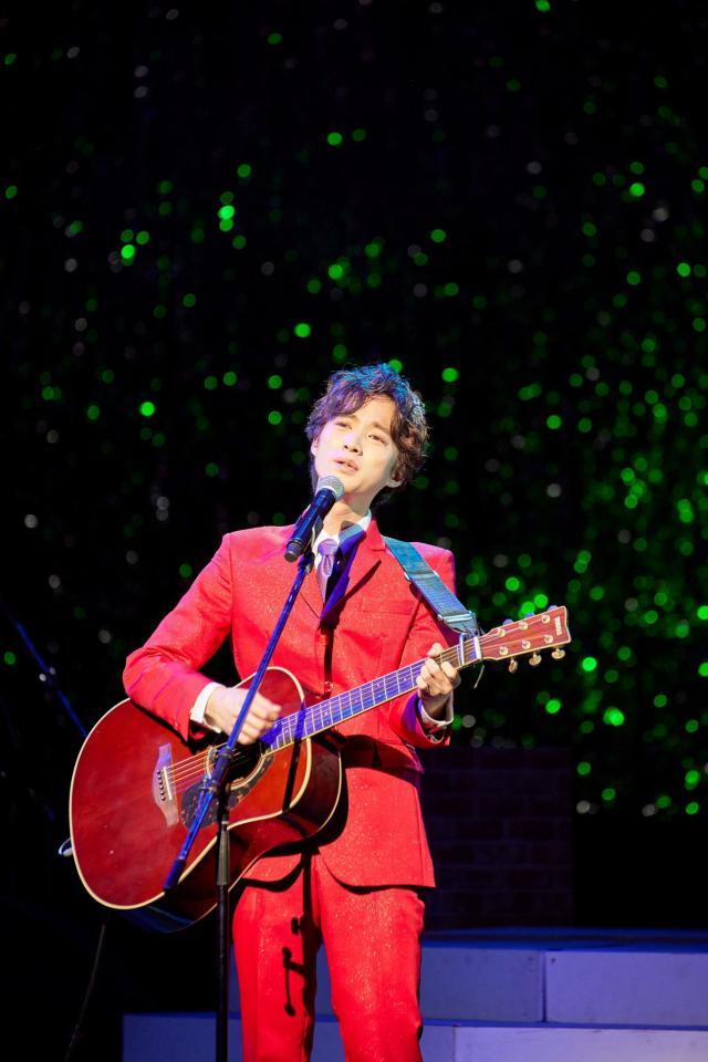 　地元千葉・浦安でのコンサートで熱唱する青山新