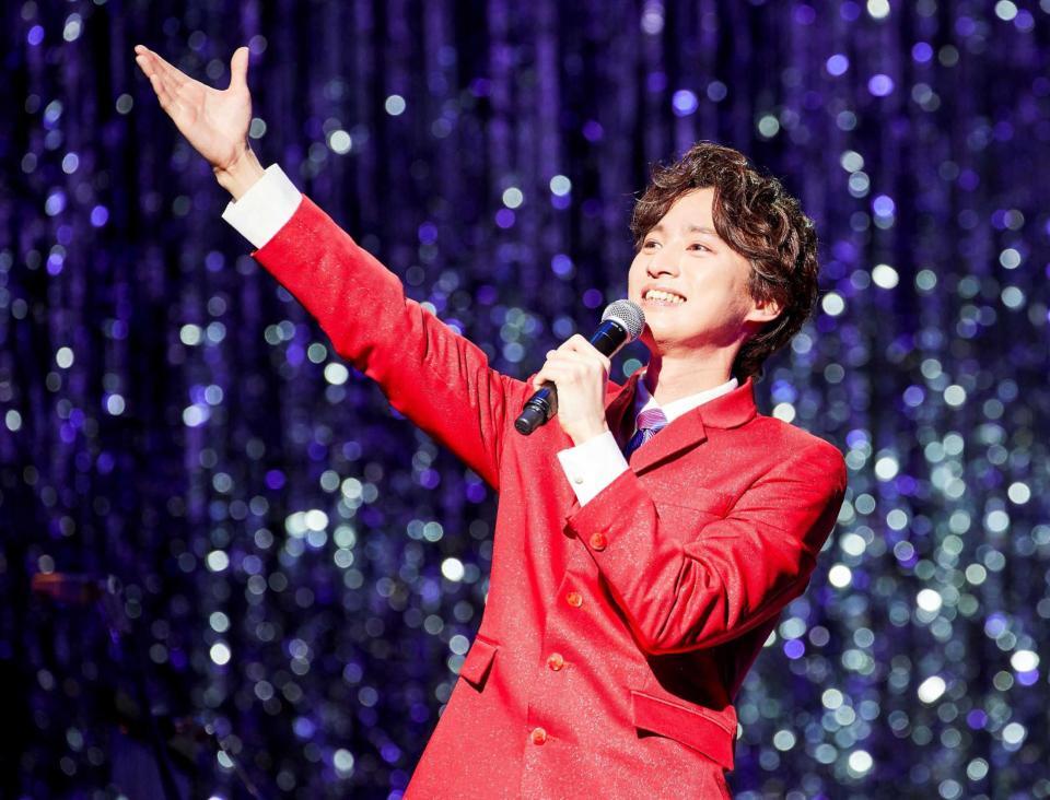 　地元千葉・浦安でのコンサートで熱唱する青山新