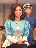 　発表会に出席したＭＡＸのＮＡＮＡ（左