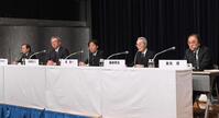 　会見する（左から）フジテレビの清水賢治新社長、遠藤龍之介副会長、港浩一社長、嘉納修治会長、フジ・メディアＨＤの金光修社長（撮影・佐々木彰尚）