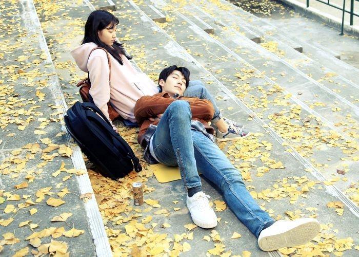 韓国放送局ＫＢＳ公式フェイスブックより「むやみに切なく」場面写真（左から）スジ、キム・ウビン 