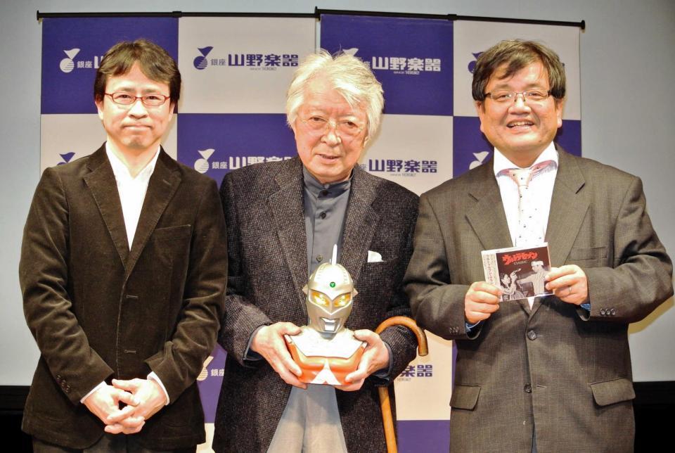 　「ウルトラセブン」の楽曲についてトークした（左から）青山通氏、冬木透氏、森永卓郎さん＝２０１４年１月