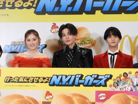 　イベントに登場した（左から）ゆうちゃみ、八木勇征、中島颯太