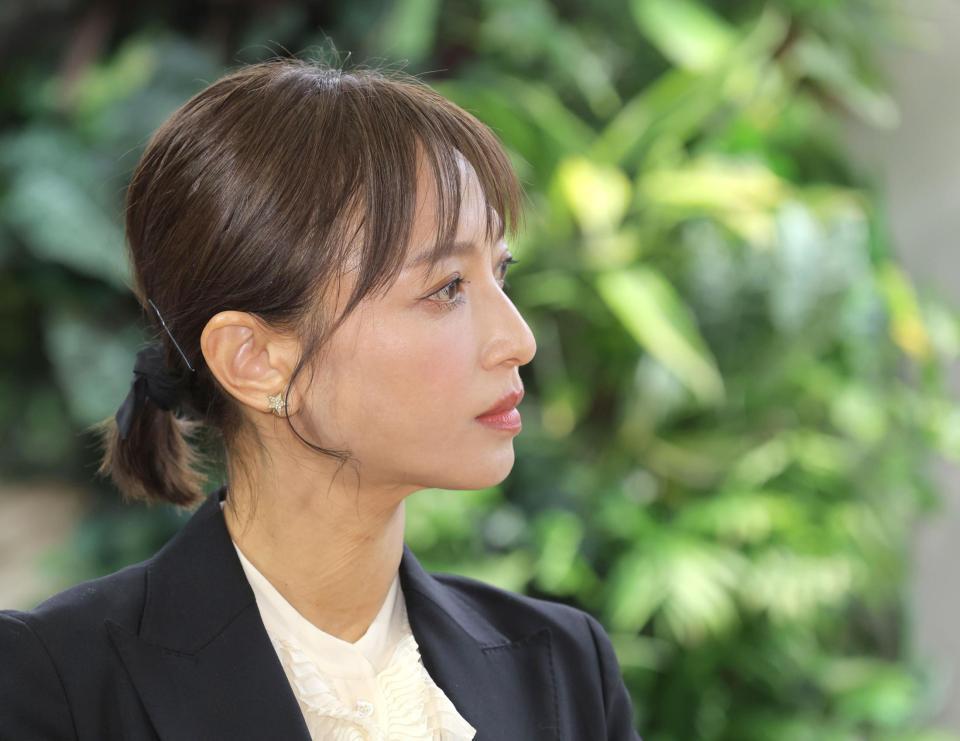 　発表会でＭＣを務める望月理恵（撮影・西岡正）