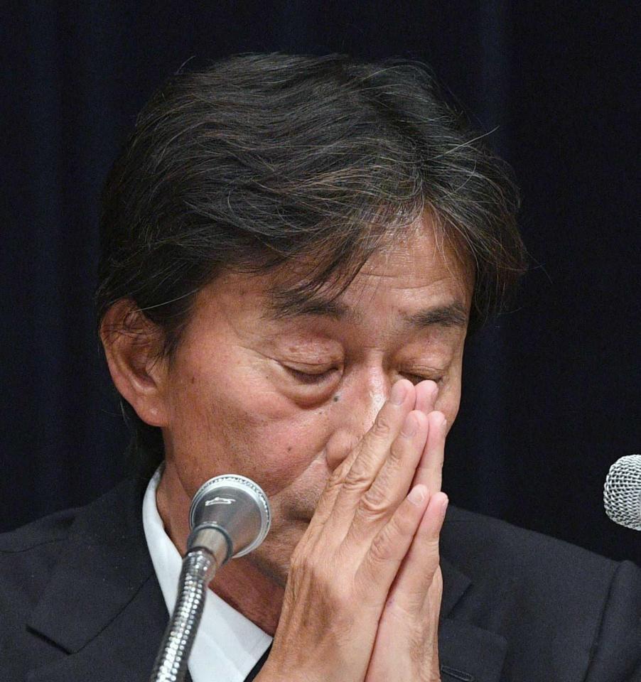 　疲れた表情の港浩一フジテレビジョン代表取締役社長＝２７日