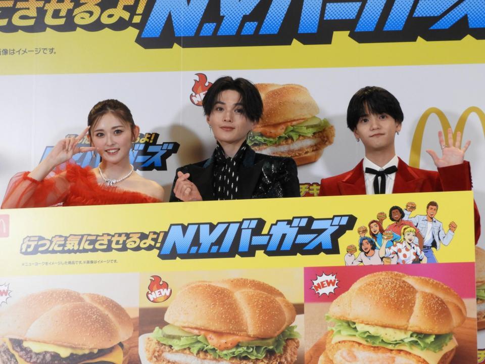 　イベントに登場した（左から）ゆうちゃみ、八木勇征、中島颯太