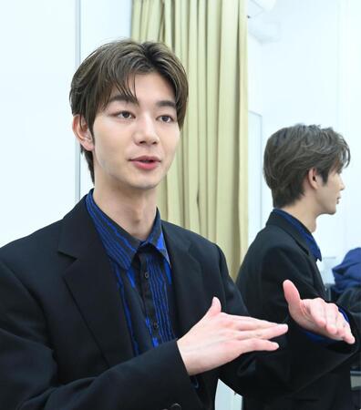 　撮影エピソードを話す吉澤要人（撮影・園田高夫）