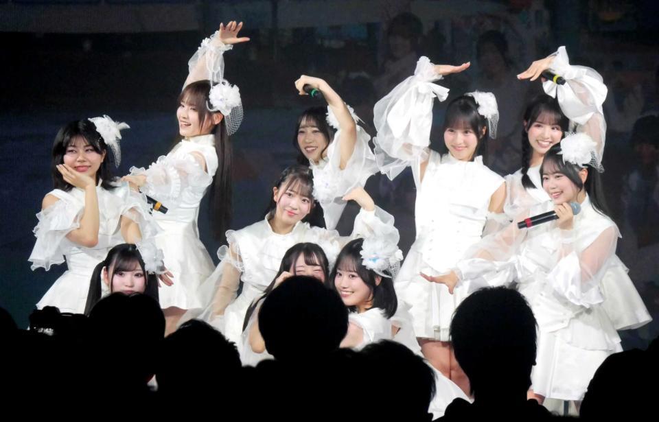 　パフォーマンスで魅了する可憐なアイボリー