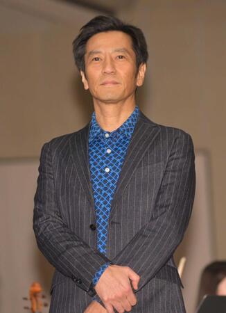 　ドラマの会見に登場した津田寛治