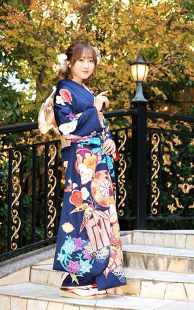 　晴れ着姿でほほえむ本田望結（撮影・金田祐二）