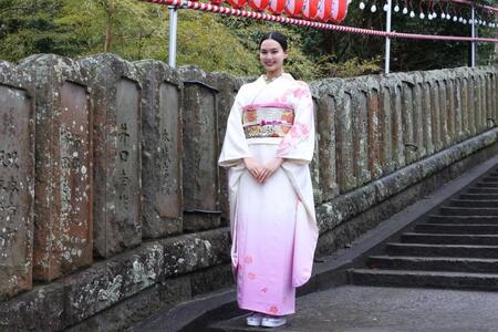 豆まき式に参加した白河れい