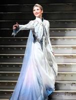 本拠地でサヨナラショーを行った宙組トップスター芹香斗亜