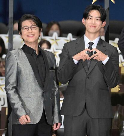 　映画「グランメゾン・パリ」大ヒット御礼舞台あいさつに登壇した（左から）及川光博、オク・テギョン＝２５年１月