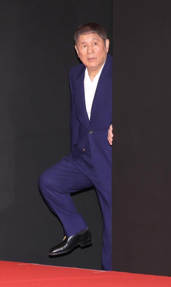 　登壇する北野武監督（撮影・西岡正）