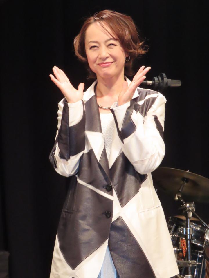 　異例のメジャーデビューが決定した歌心りえ