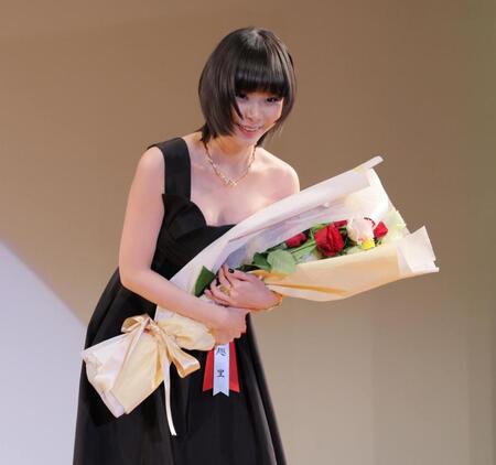 　新人賞を受賞した趣里（撮影・棚橋慶太）