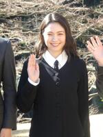 　写真に応じる二階堂ふみ