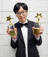 　所属事務所Ａｎｔｅｎｎａ公式フェイスブックより　韓国の“国民的ＭＣ”ユ・ジェソク