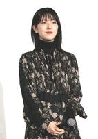 　舞台あいさつに登壇した浜辺美波