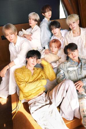 　発売が決定したＯＣＴＰＡＴＨによる初写真集のイメージカット