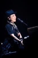 　苗場ライブを行った松任谷由実（撮影・田中聖太郎）