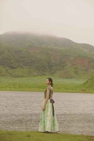 　「明日へのことば」中条あやみ／幻冬舎（撮影・尾身沙紀）