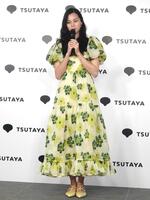 　フォトエッセイ「明日へのことば」の刊行イベントに出席した中条あやみ