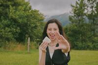 　「明日へのことば」中条あやみ／幻冬舎（撮影・尾身沙紀）