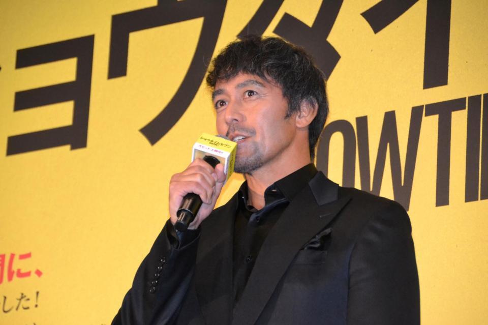 　公開記念舞台あいさつに登場した阿部寛