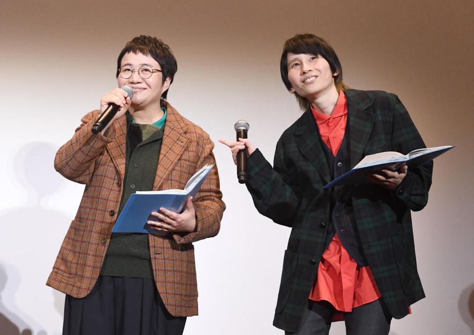 　ＭＣを務めたハリセンボンの近藤春菜（左）と箕輪はるか（撮影・園田高夫）