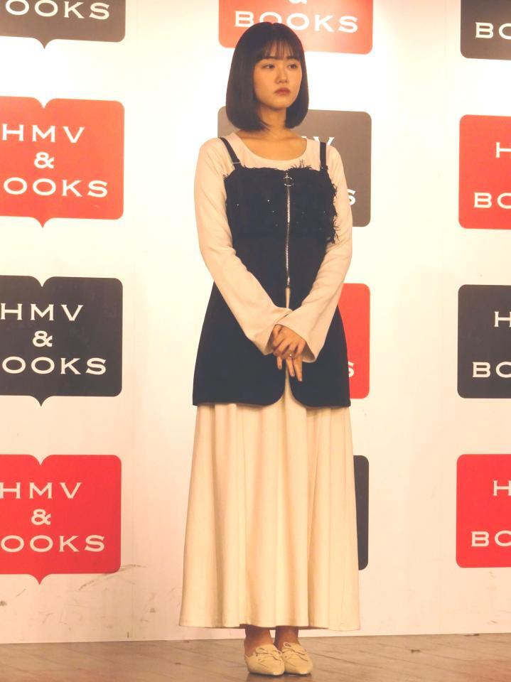 　カレンダー発売イベントに出席した原菜乃華