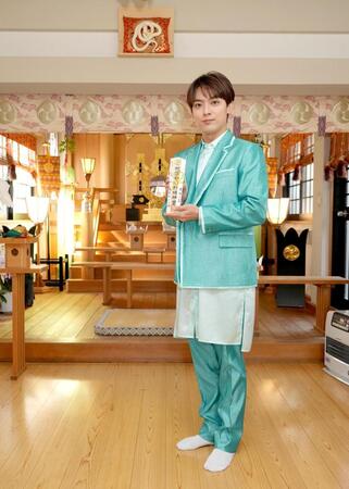 　新曲ヒット祈願を行った辰巳ゆうと