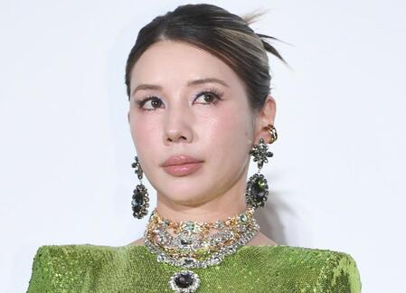 【写真】人気女優　ＡＮＡビジネスクラスで帰国　まるで高級ホテル！羨望の個室空間、快適ベッドシート