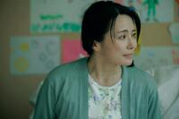 　主人公の母を演じる美村里江　©２０２５映画「おいしくて泣くとき」製作委員会