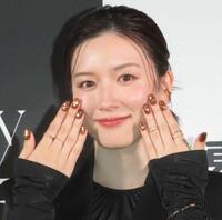 　ネイルを披露する永野芽郁