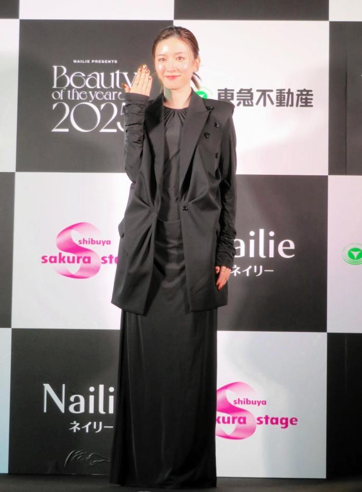 　シックなスタイルで魅了した永野芽郁