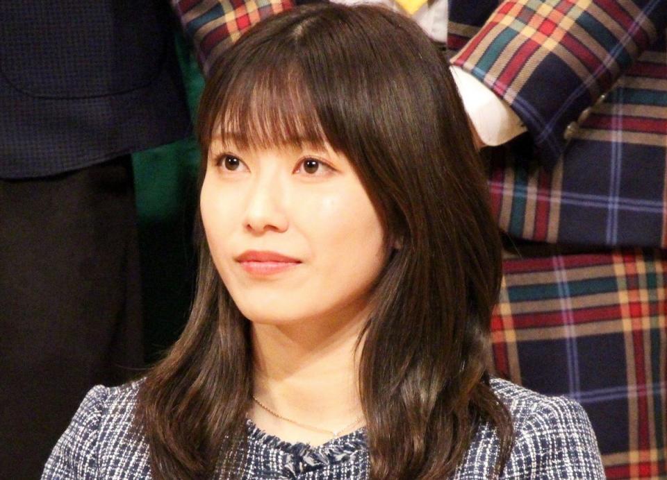 　横山由依