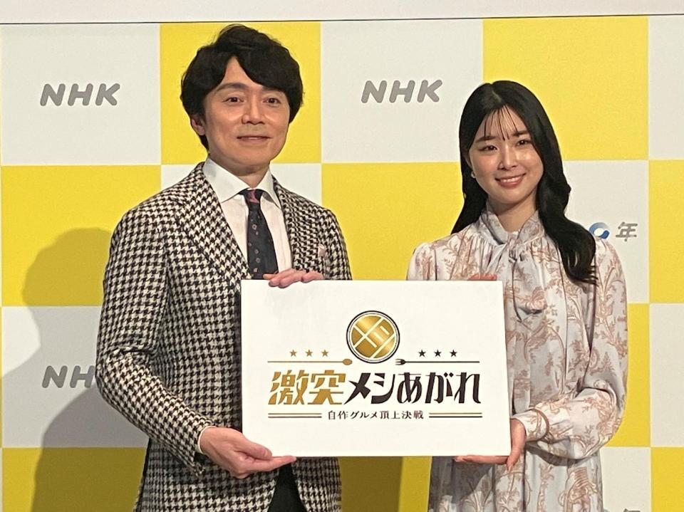 　「激突メシあがれ～自作グルメ頂上決戦～」のキャスターを担当する（左から）高瀬耕造アナウンサー、嶋田ココアナウンサー