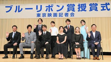 　（前列左から）安田淳一監督、大沢たかお、山口馬木也、河合優実、小泉今日子、入江悠監督（後列左から）冨岡孝仁氏、吉永小百合、神木隆之介、早瀬憩（撮影・佐藤厚）