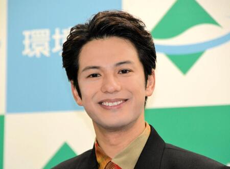 　「きのこの山たけのこの里サステナブル宣言」公開報告会に登場した森崎ウィン