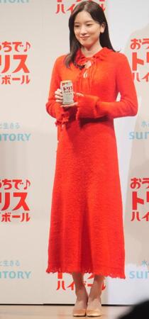 　赤のワンピース衣装で華やかに登場した永野芽郁