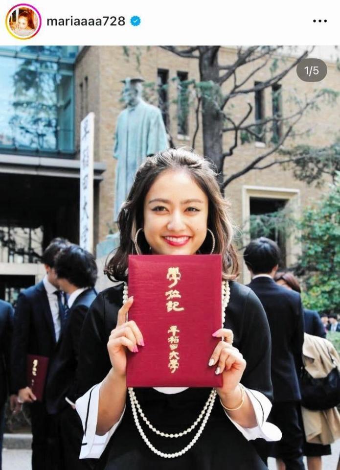 早大卒業式で。１９年３月の谷まりあのインスタグラム＠ｍａｒｉａａａａ７２８より