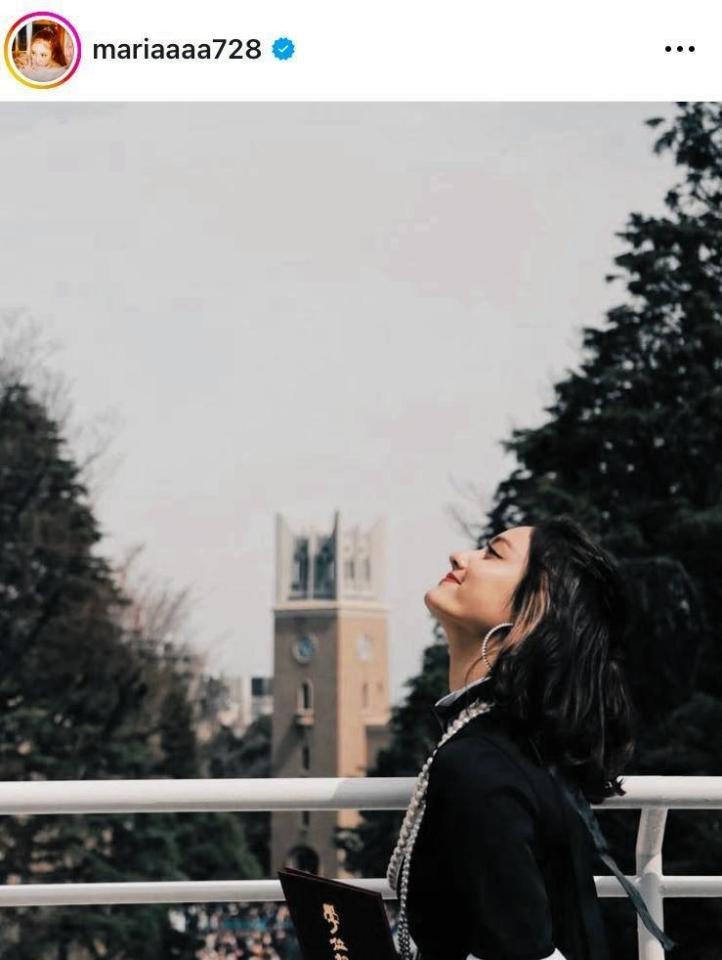 早大卒業式で。１９年３月の谷まりあのインスタグラム＠ｍａｒｉａａａａ７２８より